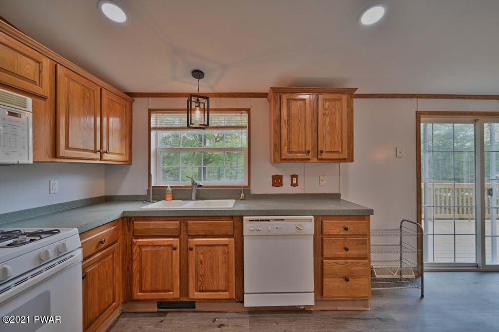 33 Oakview Lane Waymart, PA 18472 - Photo 17 of 65