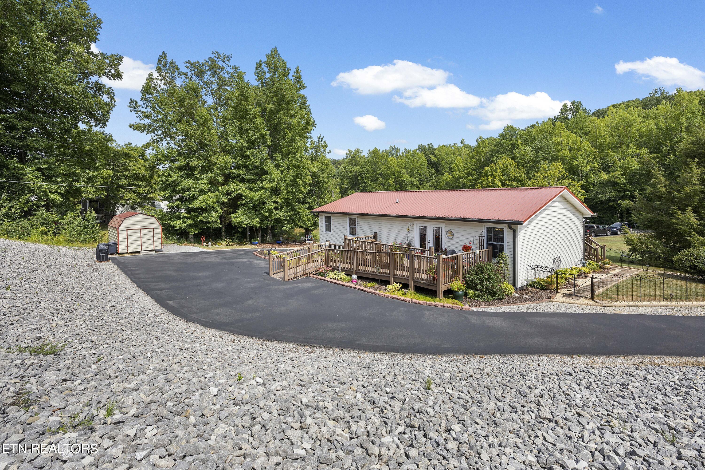 168 Batley Loop Road Clinton, TN 37716 - Photo 23 of 30 L40A5385