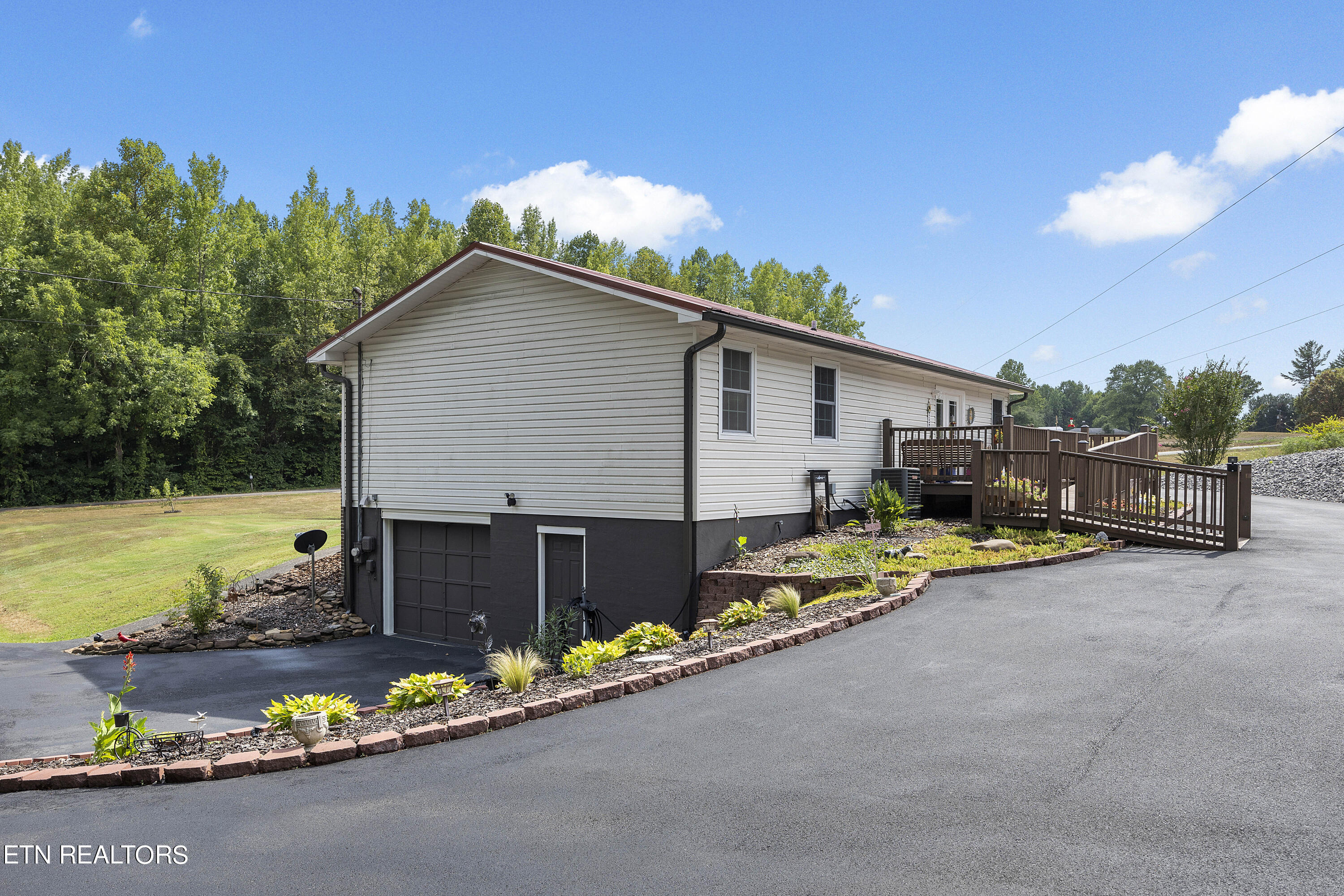 168 Batley Loop Road Clinton, TN 37716 - Photo 26 of 30 L40A5394