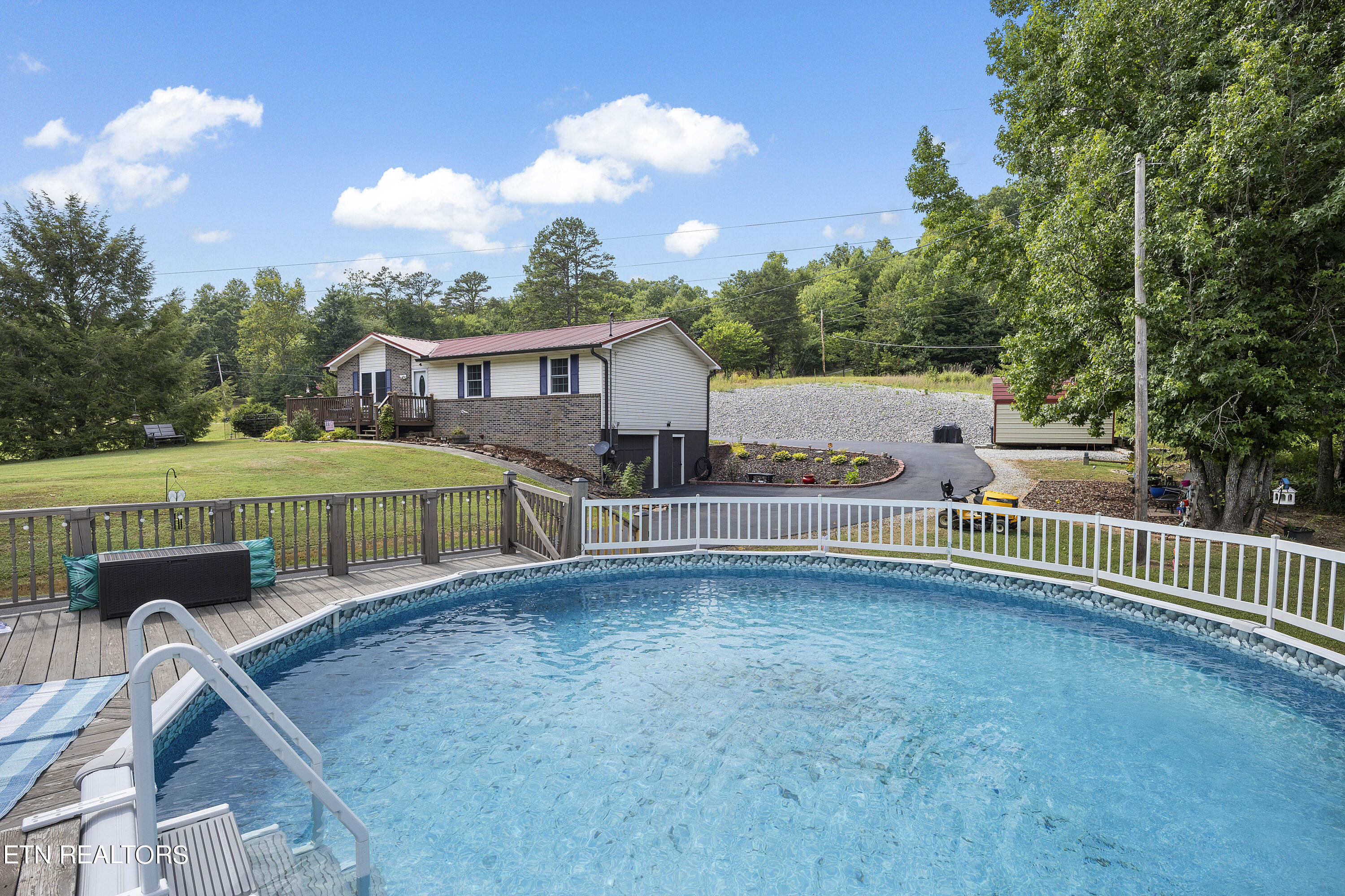 168 Batley Loop Road Clinton, TN 37716 - Photo 27 of 30 L40A5397
