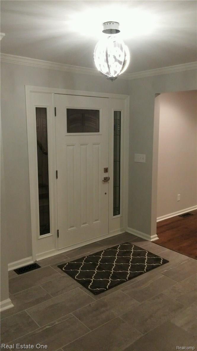 4050 Stoneleigh Road Bloomfield Hills, MI 48302 - Photo 5 of 25 PART_1447897830613_1118152006d.jpg