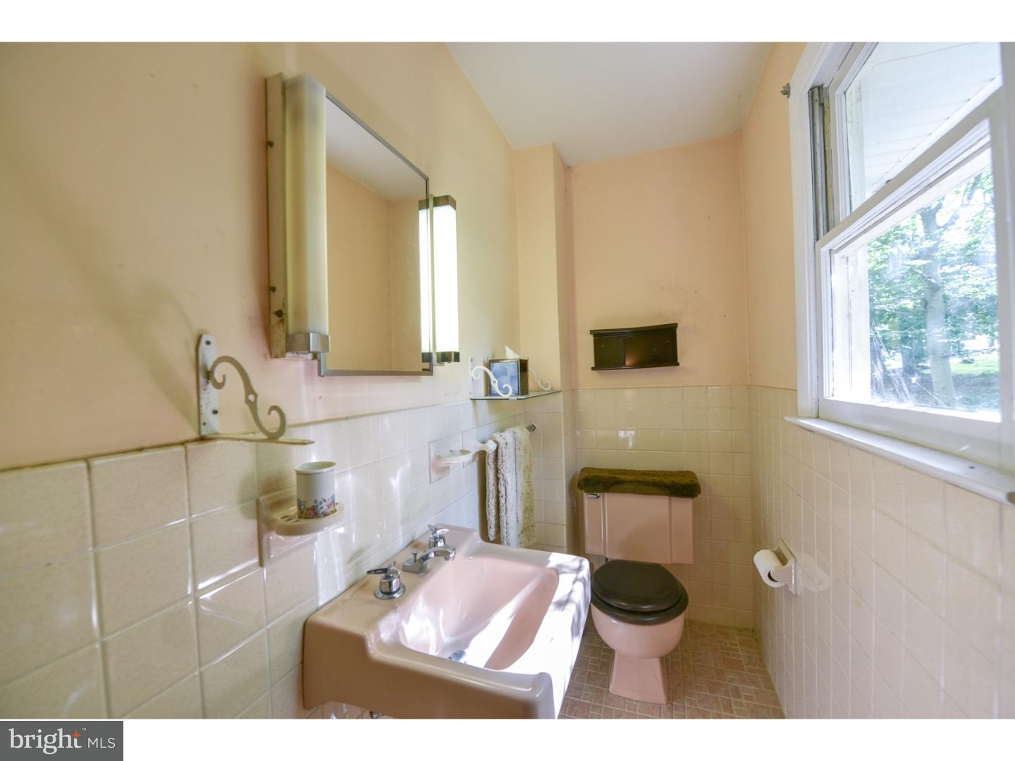 26 Moredon Road Huntingdon Valley, PA 19006 - Photo 20 of 25 Gallery Image 20