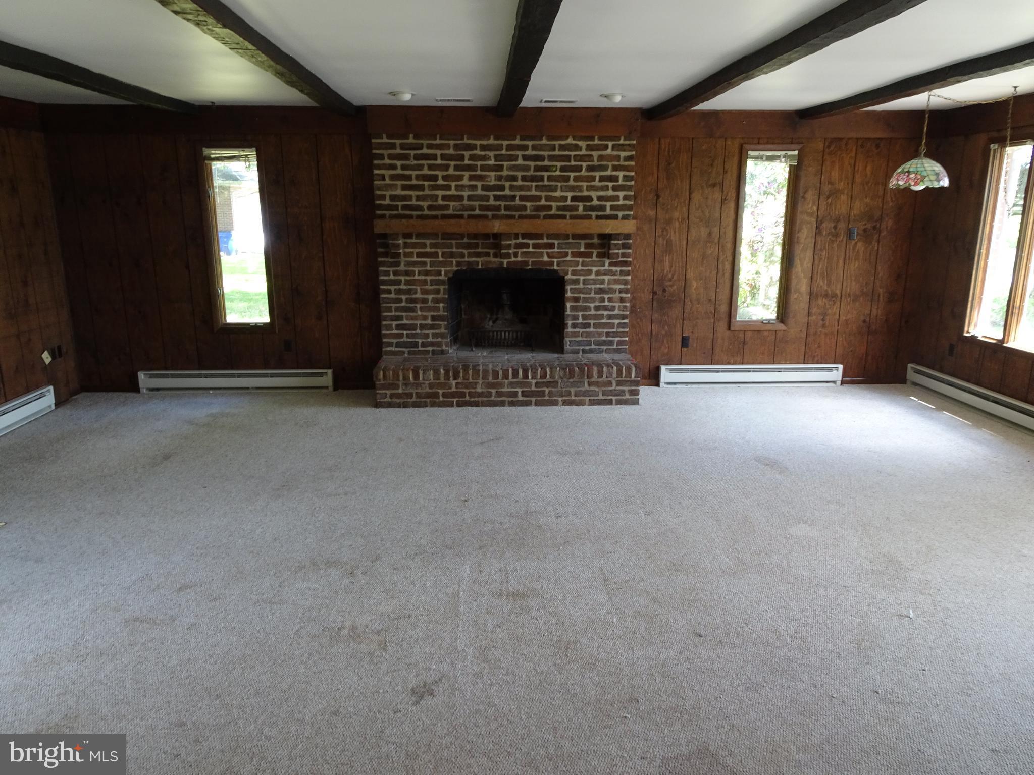 11810 Old Annapolis Road Frederick, MD 21701 - Photo 6 of 17 Family Room