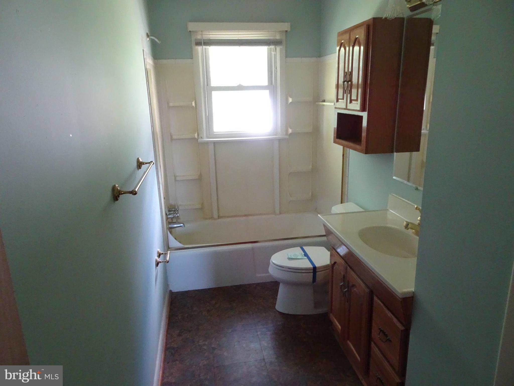 11810 Old Annapolis Road Frederick, MD 21701 - Photo 10 of 17 Bath