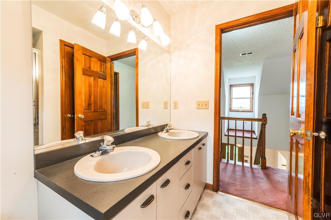 4293 Scheidys Road Whitehall, PA 18052 - Photo 28 of 36 Gallery Image 28