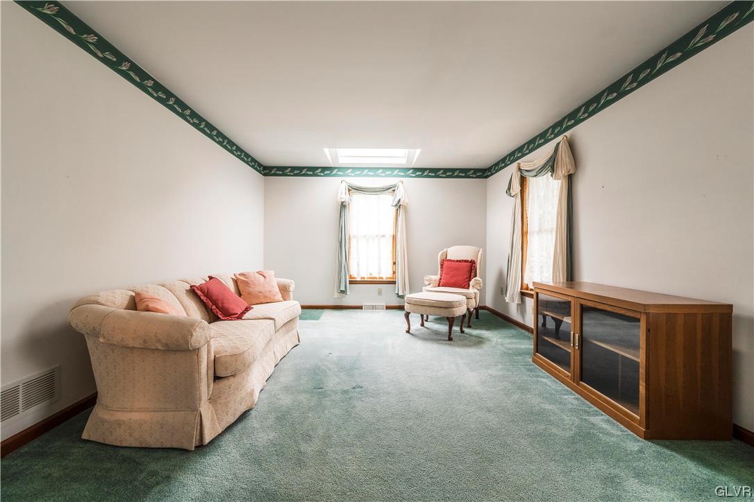 4293 Scheidys Road Whitehall, PA 18052 - Photo 4 of 36 Gallery Image 4