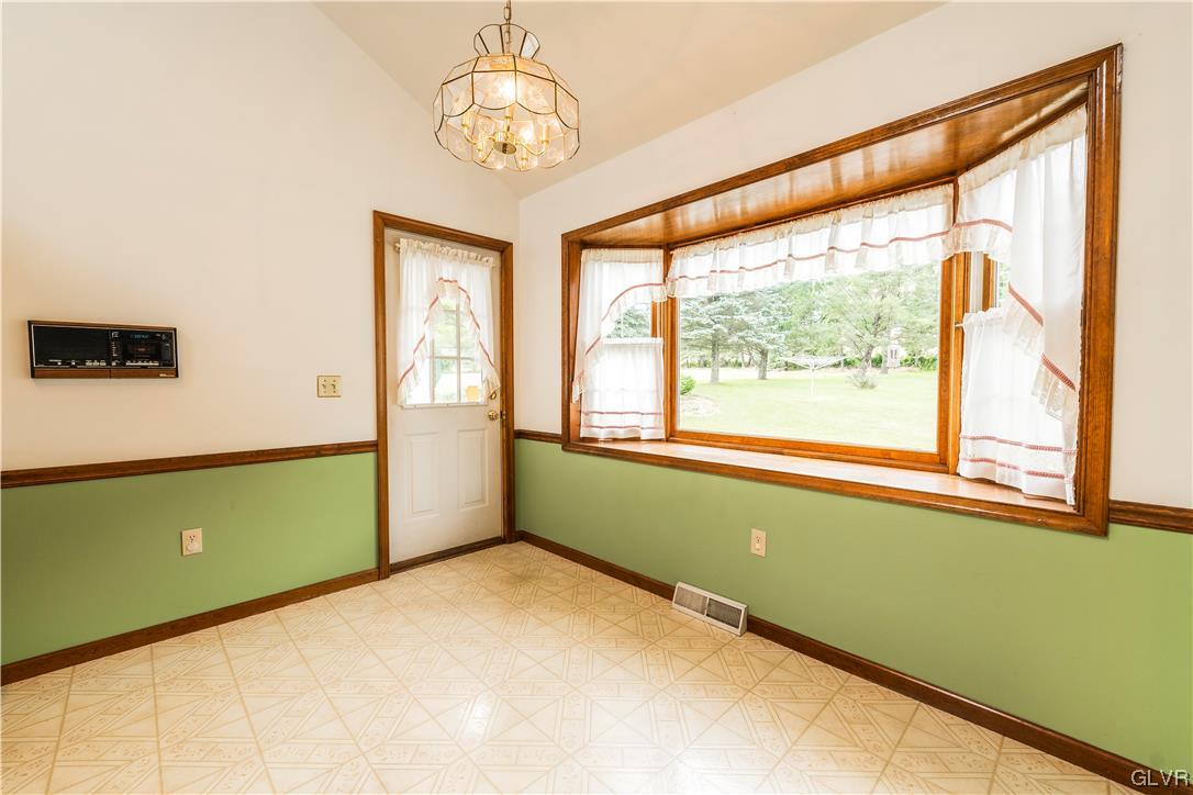 4293 Scheidys Road Whitehall, PA 18052 - Photo 10 of 36 Gallery Image 10
