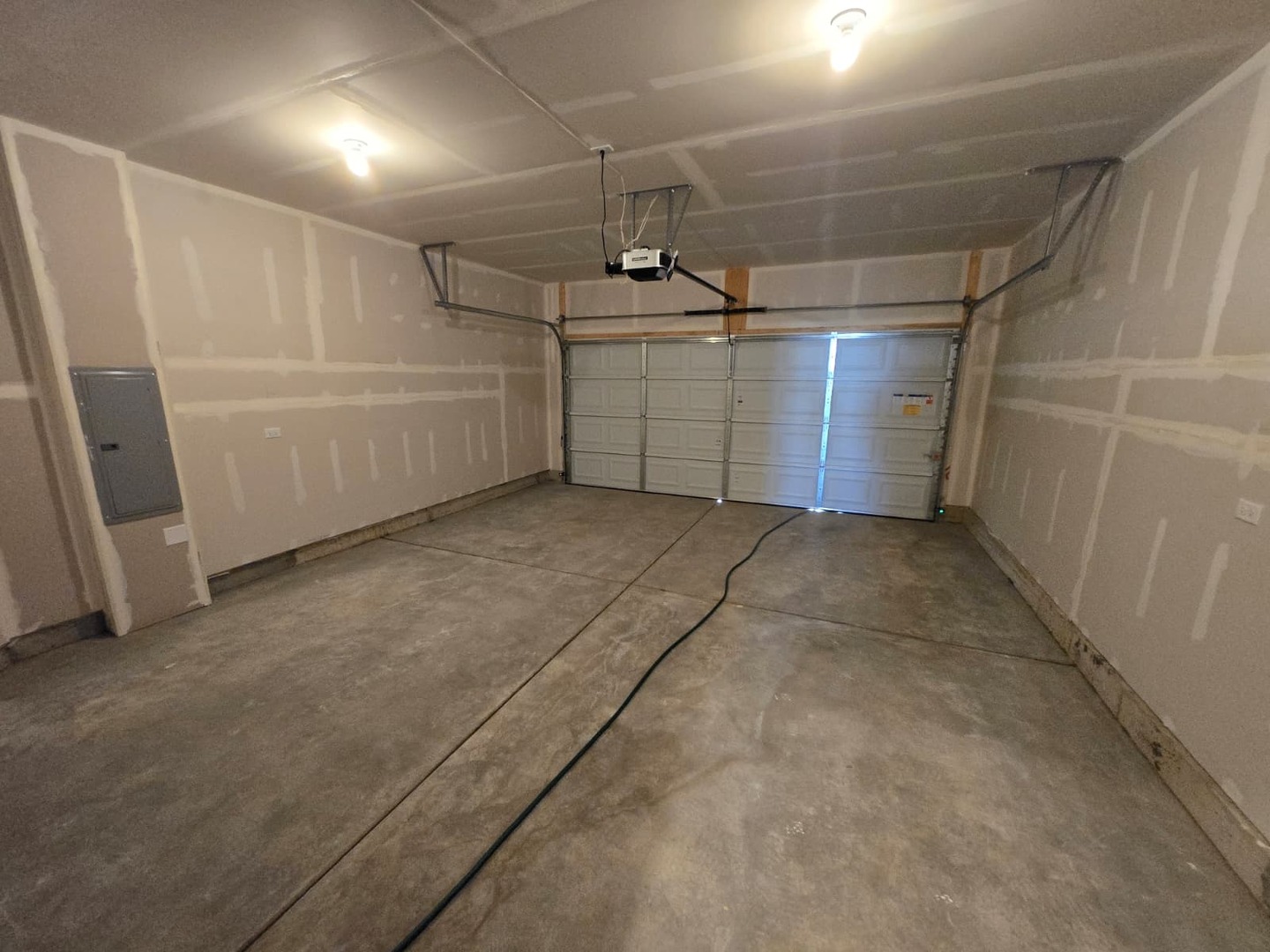 668 Switchgrass Way, Unit 58004 Bolingbrook, IL 60490 - Photo 12 of 31 a view of a garage room