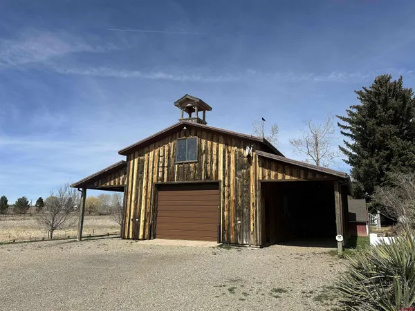 a view of a garage