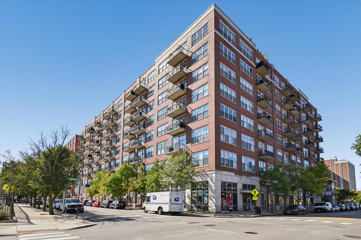 6 South Laflin Street, Unit 304 Chicago, IL 60607 - Photo 1 of 19 Gallery Image 1