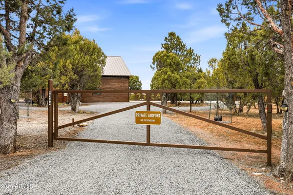 $1,380,000 | 2344 Hellcat Circle, Overgaard, AZ 85933