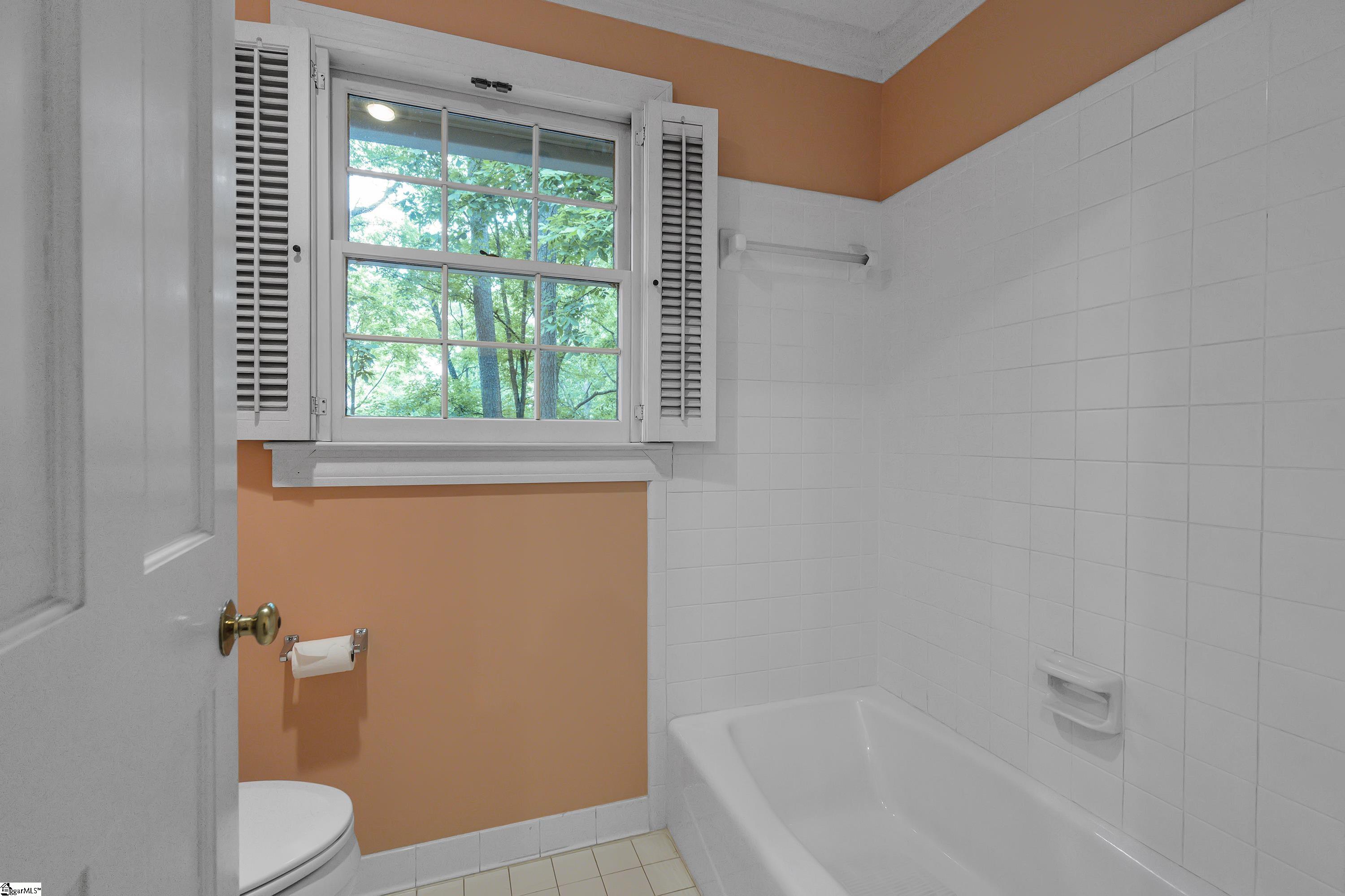 1624 Parkins Mill Road Greenville, SC 29607 - Photo 26 of 36