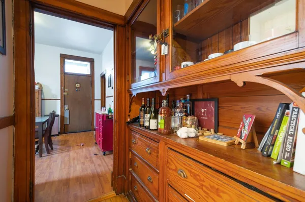 $2,850 | 3552 North Lakewood Avenue, Unit 1, Chicago, IL 60613