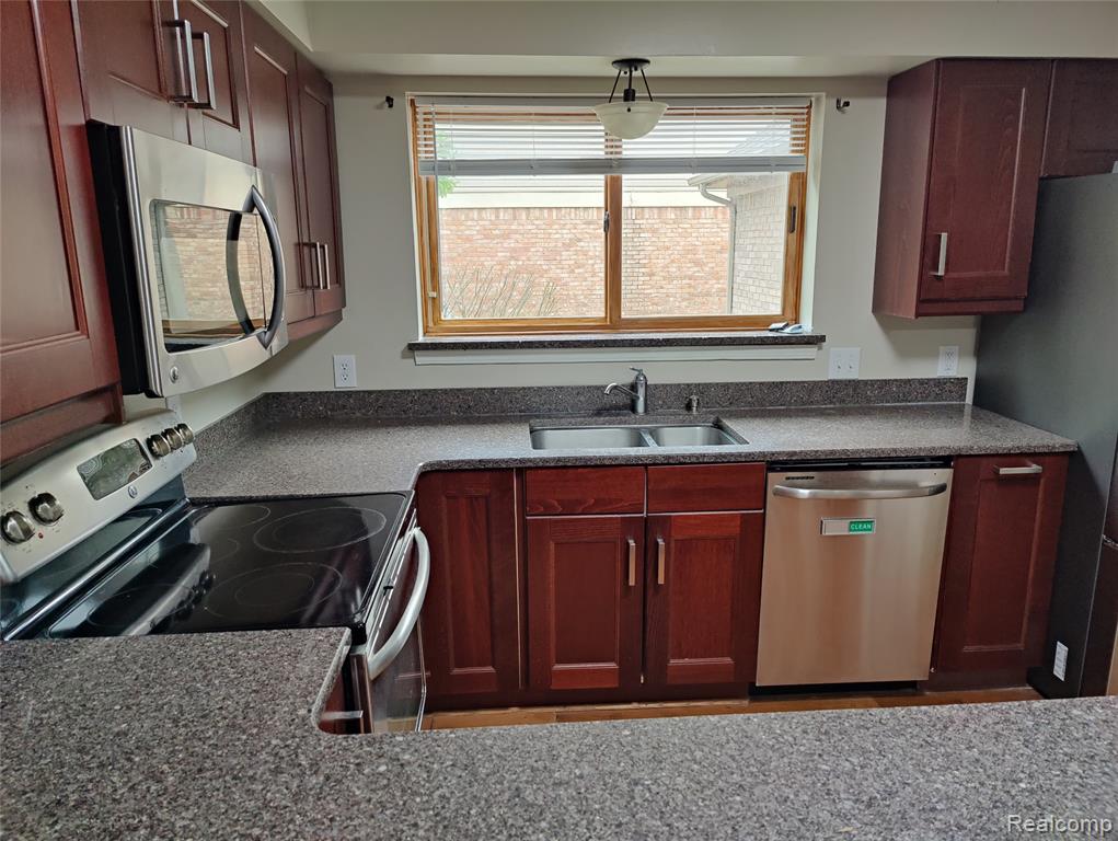 1600 Dunston Road Canton, MI 48188 - Photo 26 of 49