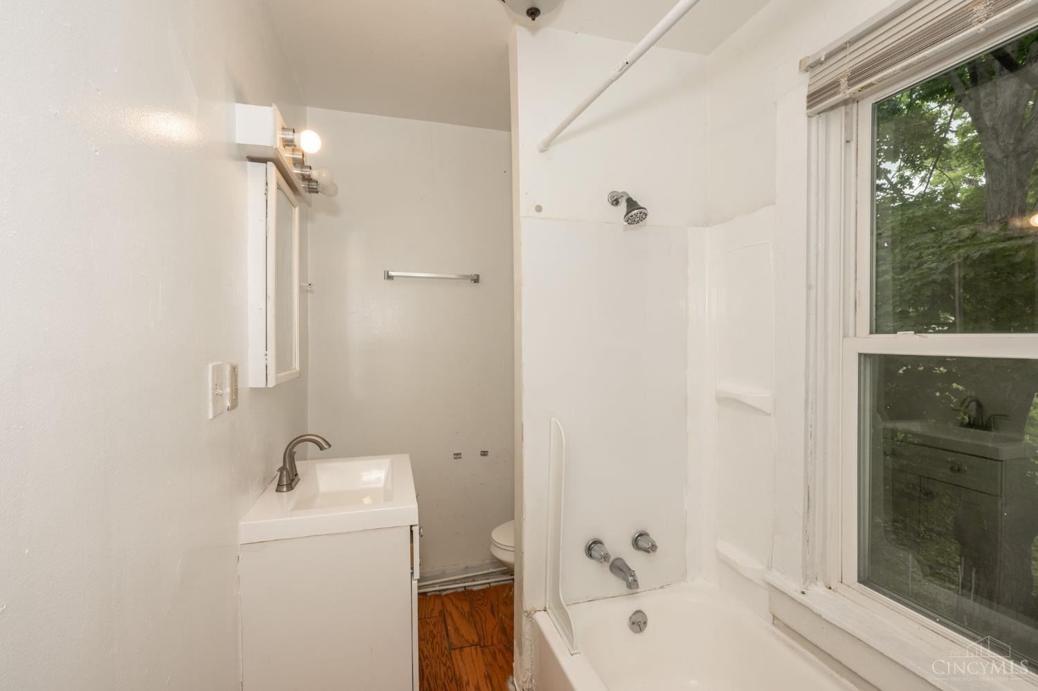 1514 Compton Road Cincinnati, OH 45231 - Photo 21 of 37 Gallery Image 21