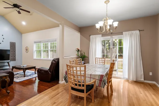 $770,000 | 5 Equestrian Lane, Unit 5, Chelmsford, MA 01824