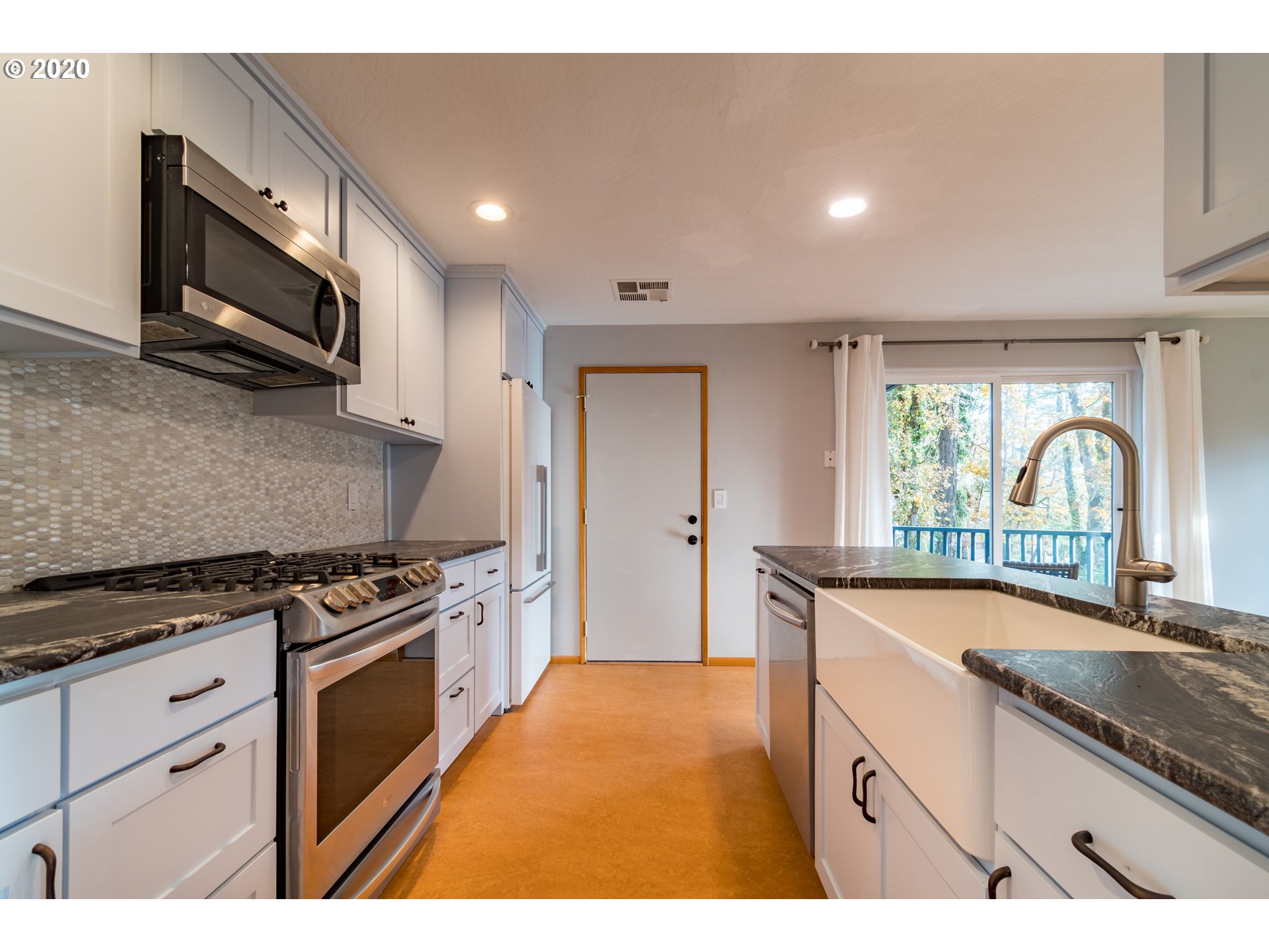 5160 Fox Hollow Road Eugene, OR 97405 - Photo 11 of 32 Gallery Image 11