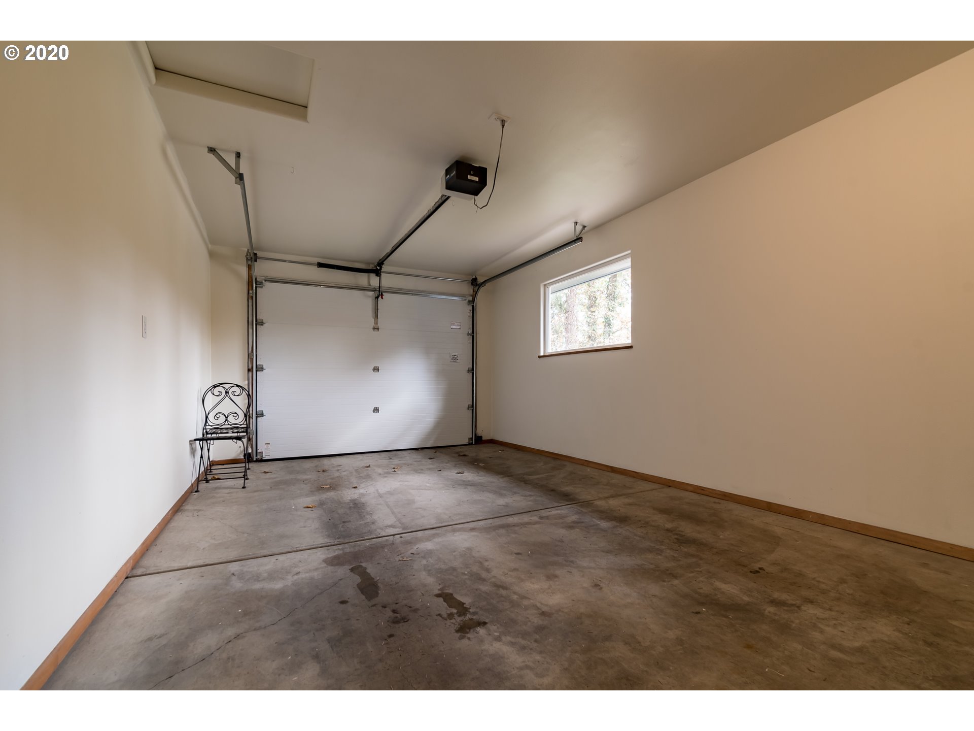 5160 Fox Hollow Road Eugene, OR 97405 - Photo 28 of 32 Gallery Image 28
