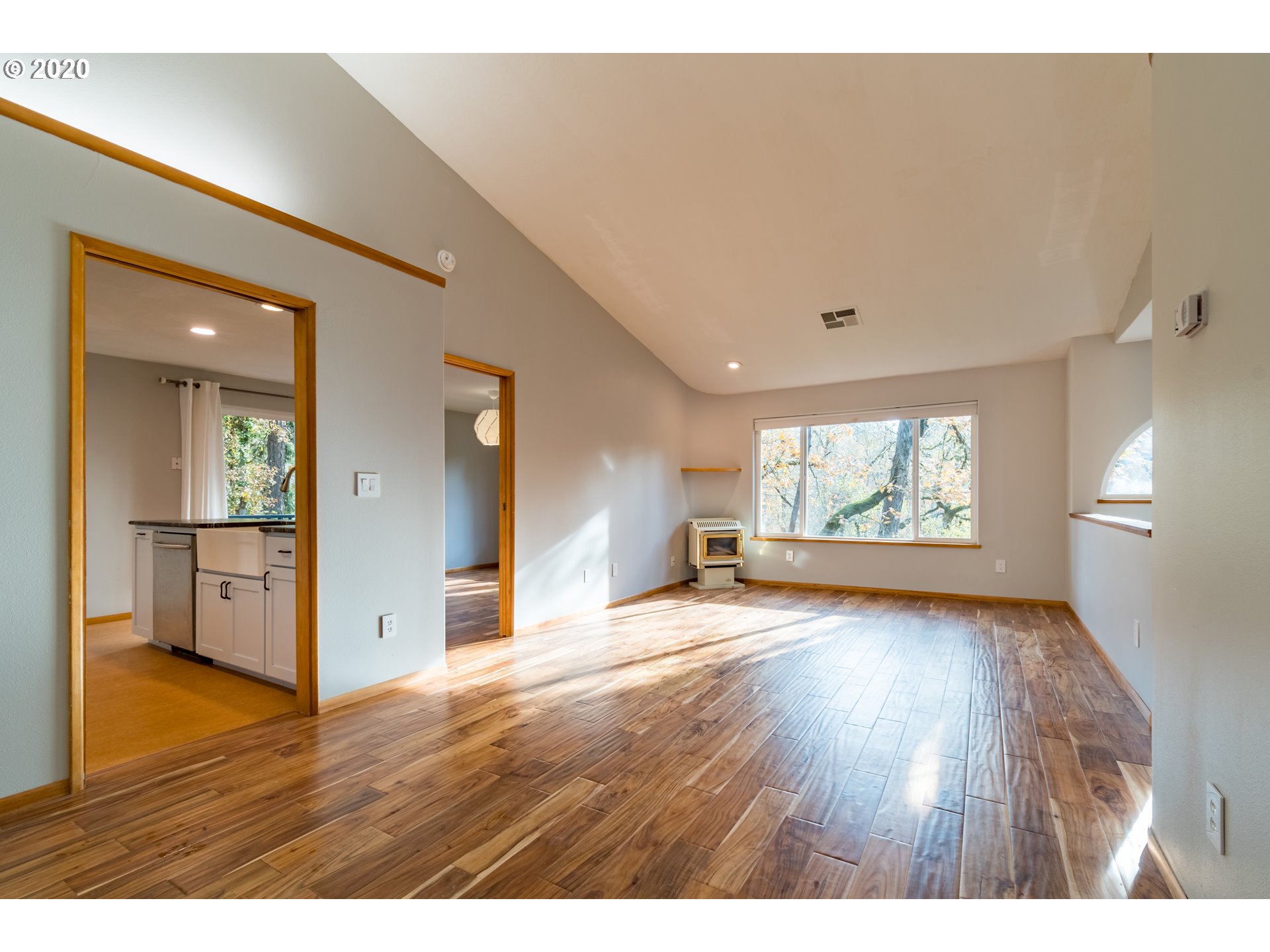 5160 Fox Hollow Road Eugene, OR 97405 - Photo 10 of 32 Gallery Image 10