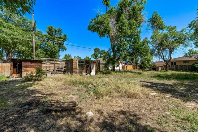 a view of outdoor space with city view