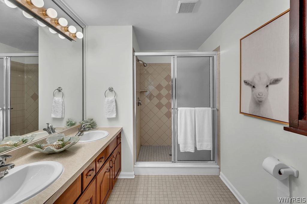 2 Meadow Spring Court Amherst, NY 14051 - Photo 28 of 47 primary bathroom