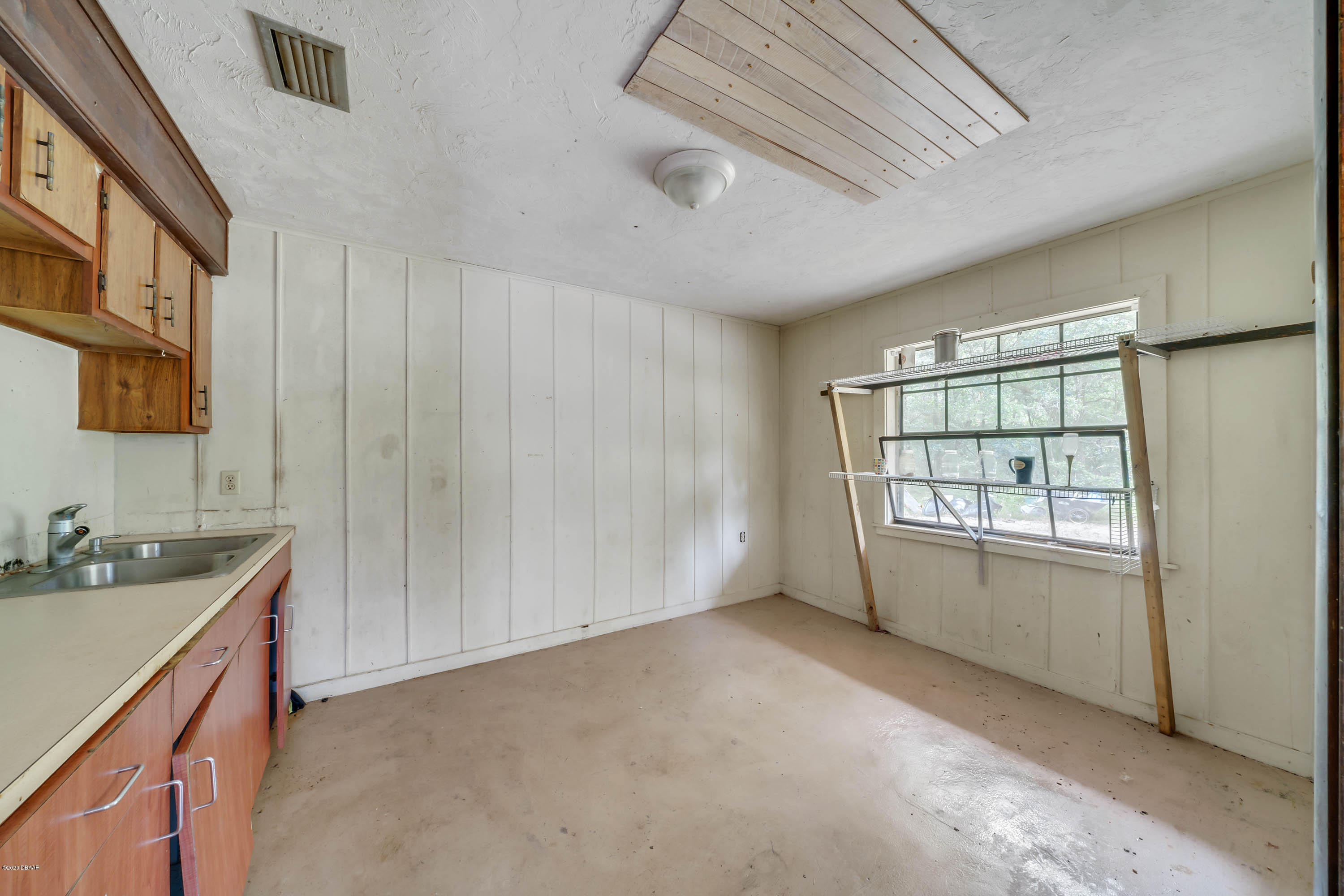 355 Van Hook Road DeLand, FL 32724 - Photo 8 of 17 355-van-hook-road--deland--fl-32724---08