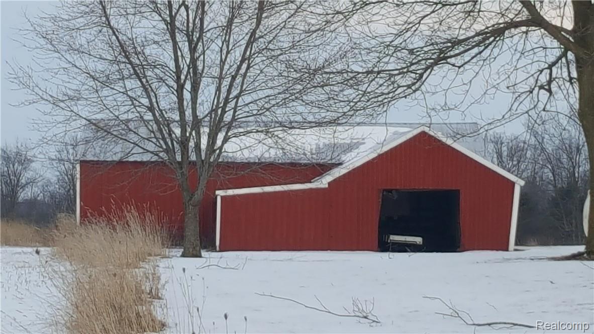 12231 South Vernon Road Bancroft, MI 48414 - Photo 2 of 23 20190221_174651.jpg