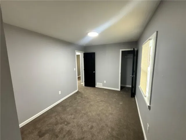 $1,195 | 705 Harriet Street, McKees Rocks, PA 15136