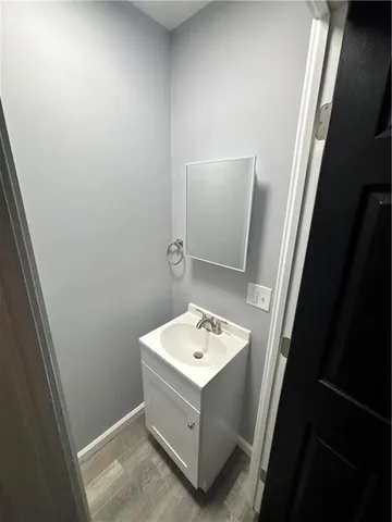 $1,195 | 705 Harriet Street, McKees Rocks, PA 15136