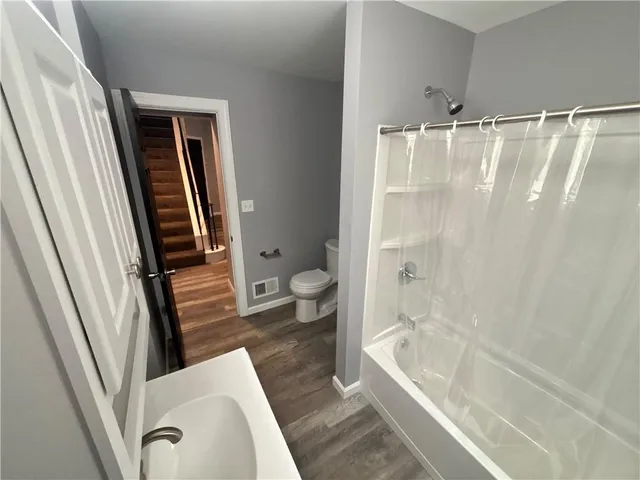 $1,195 | 705 Harriet Street, McKees Rocks, PA 15136