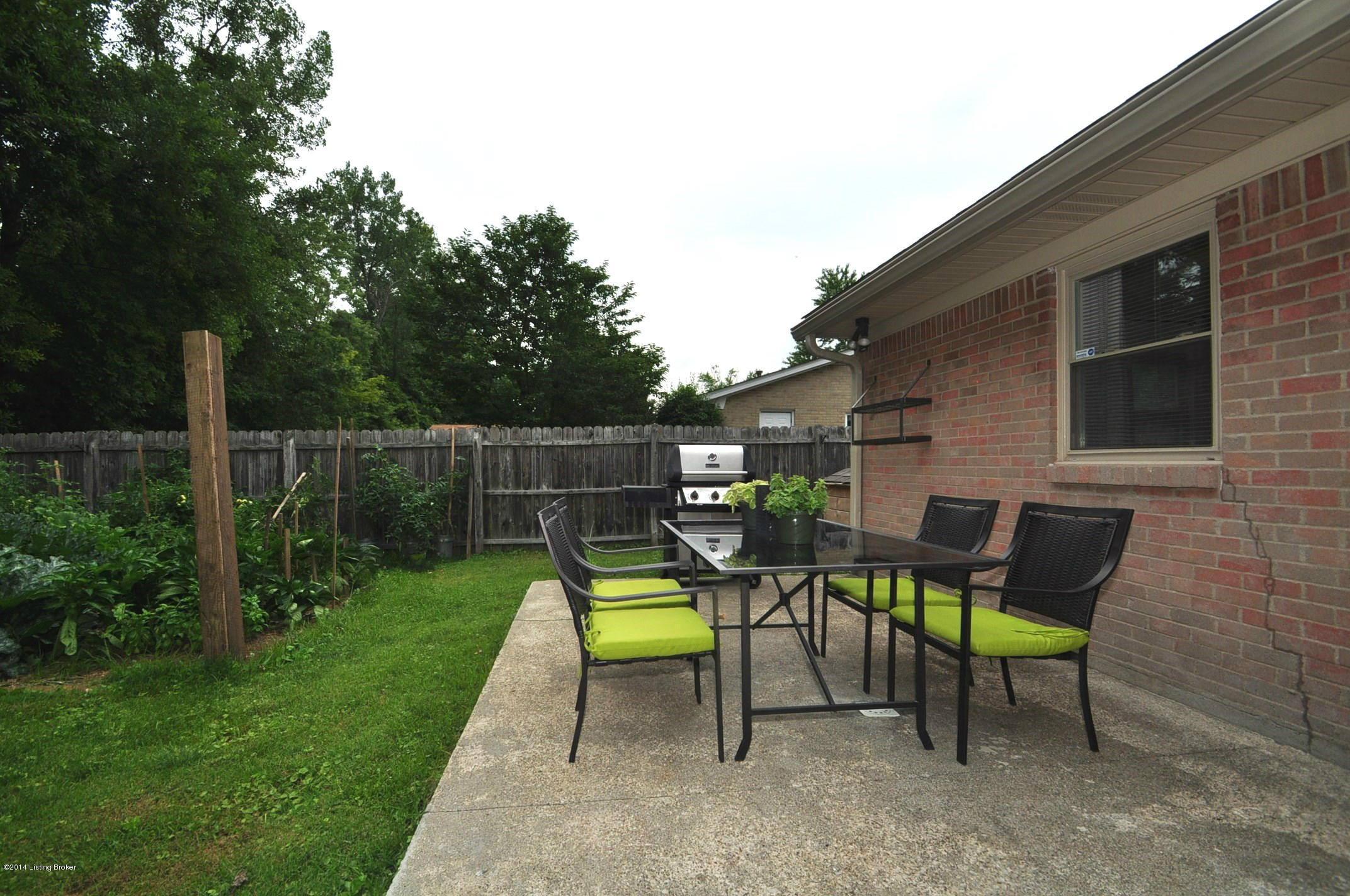 7712 Rochelle Road Louisville, KY 40228 - Photo 17 of 23 Patio
