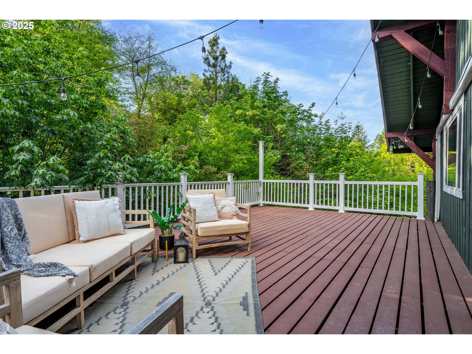 988 Savage Creek Road Grants Pass, OR 97527 - Photo 39 of 48 a view of couches on the deck