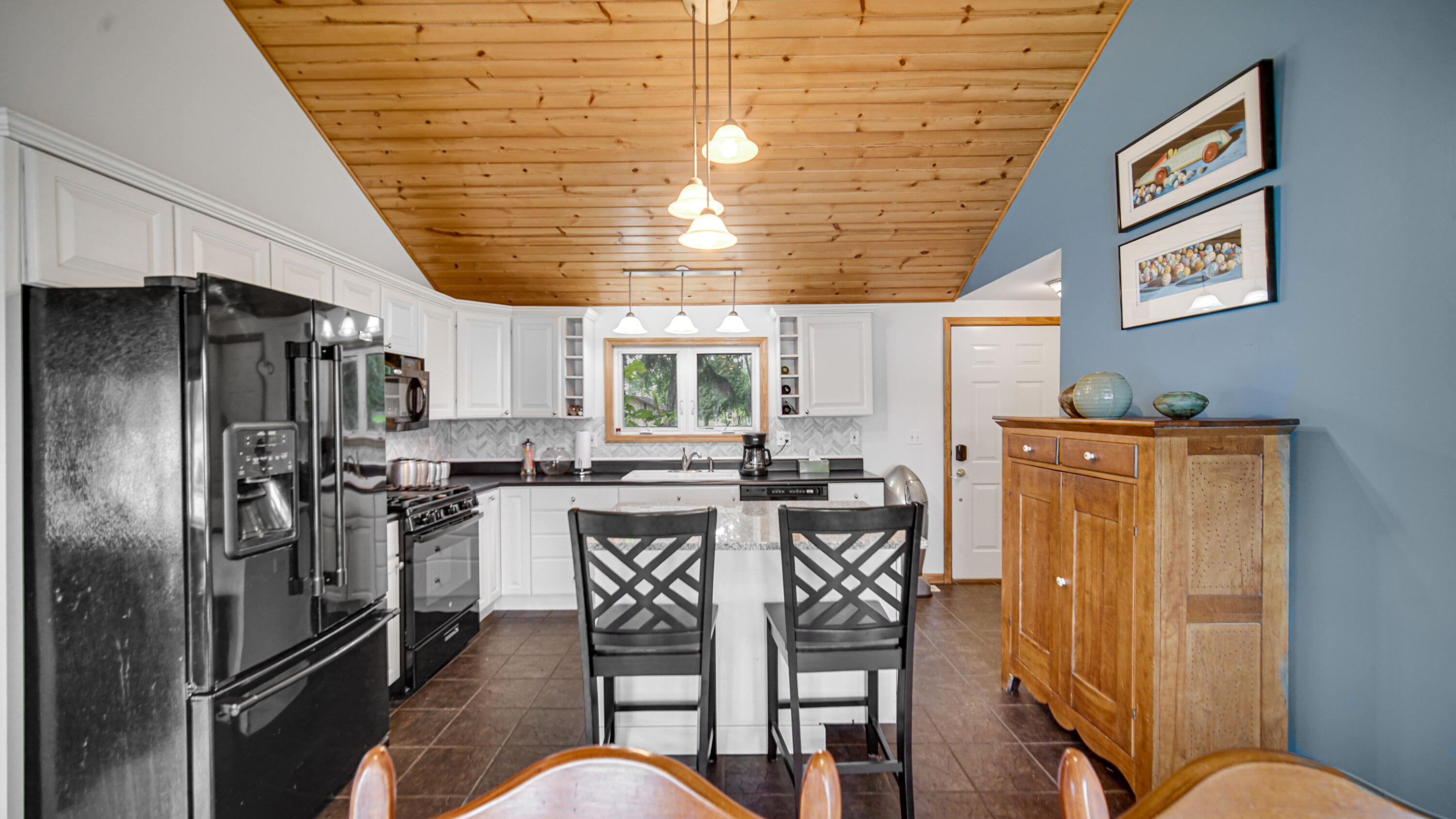 1556 West Severs Road La Porte, IN 46350 - Photo 17 of 32 3000x1688