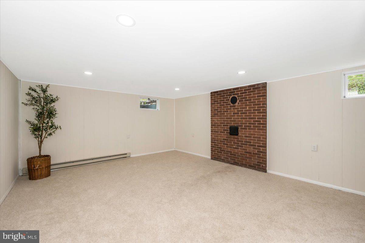 13449 Edgemont Road Smithsburg, MD 21783 - Photo 39 of 70 a view of an empty room with a window