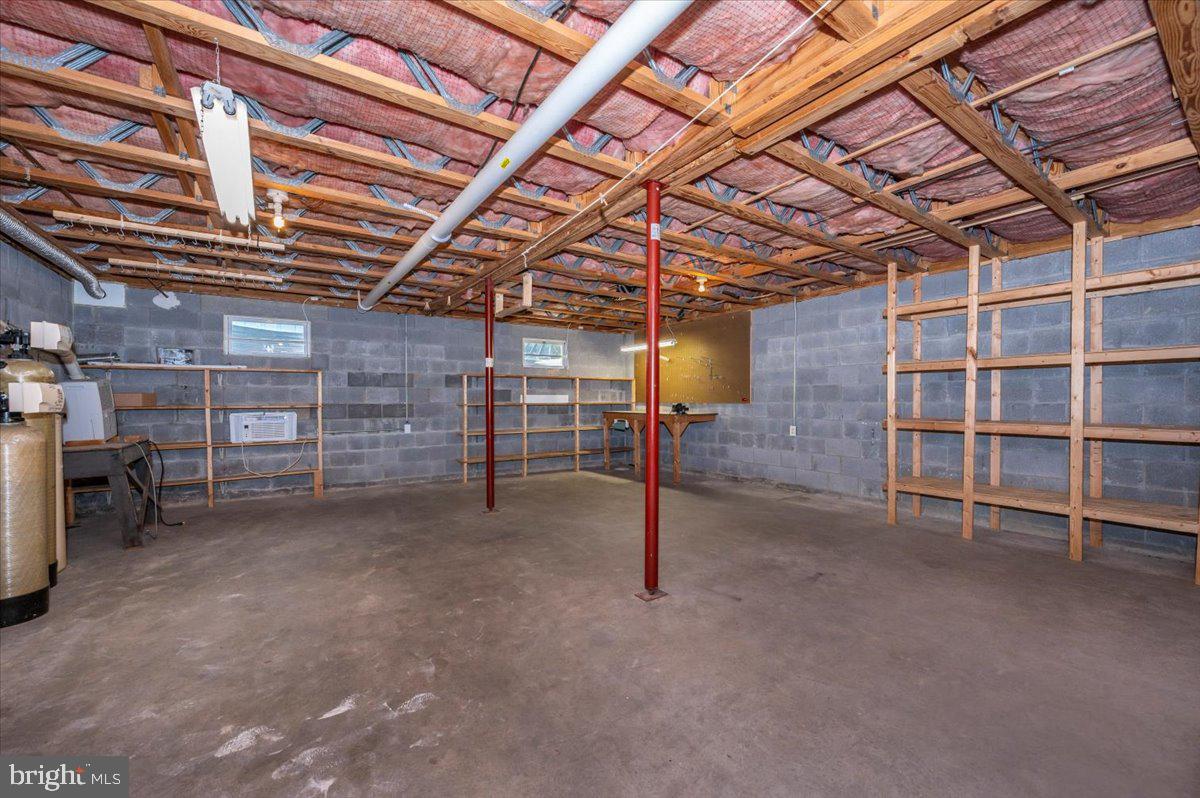 13449 Edgemont Road Smithsburg, MD 21783 - Photo 42 of 70 a view of empty room with wooden ceiling