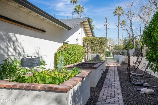 $3,995,000 | 5994 East Orange Blossom Lane, Phoenix, AZ 85018