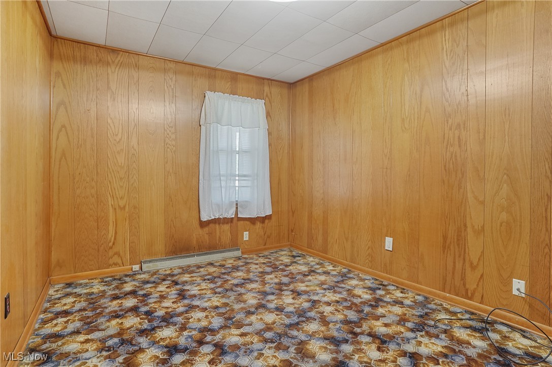 2809 McElwain Road Akron, OH 44312 - Photo 29 of 38 First floor bedroom