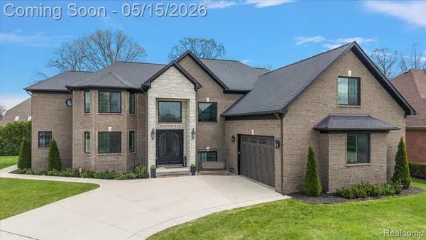 $975,000 | 46930 Riverpark East, Macomb, MI 48044