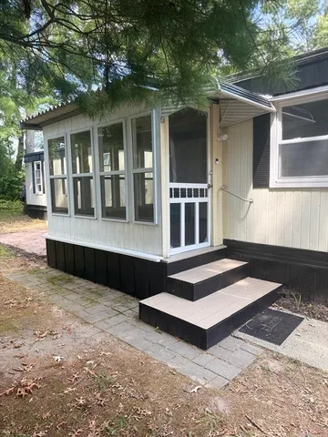 $189,700 | 14 Timber Lane, Wareham, MA 02576