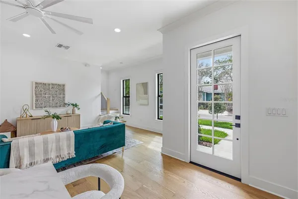 $9,500 | 3010 South Esperanza Avenue, Tampa, FL 33629