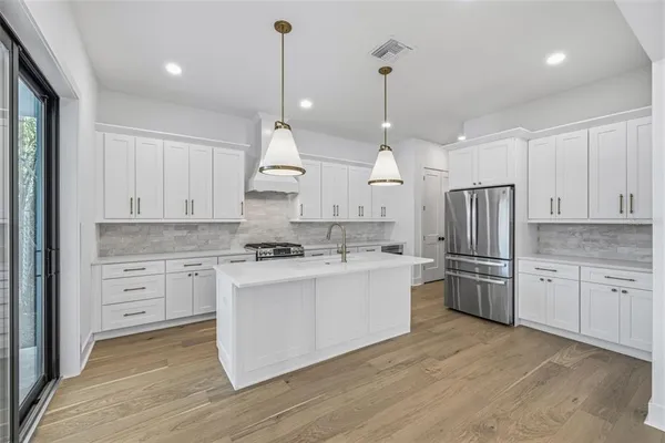 $9,500 | 3010 South Esperanza Avenue, Tampa, FL 33629
