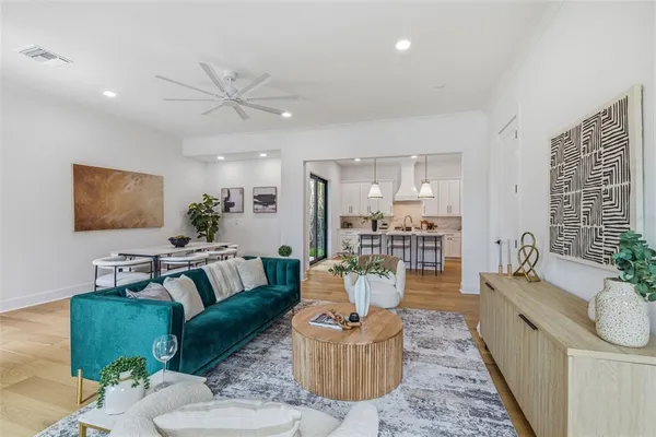 $9,500 | 3010 South Esperanza Avenue, Tampa, FL 33629