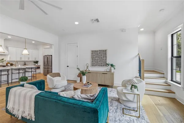 $9,500 | 3010 South Esperanza Avenue, Tampa, FL 33629