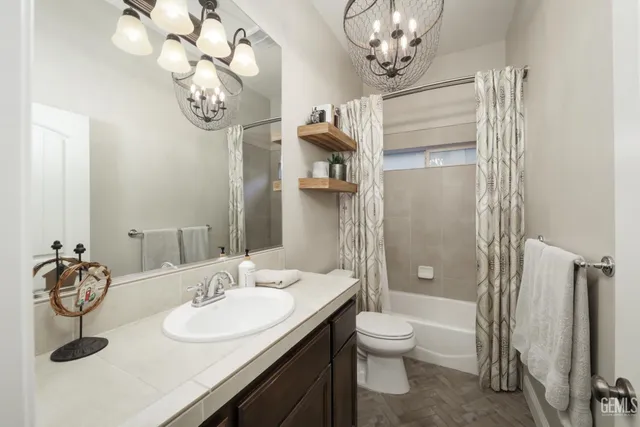 $699,000 | Undisclosed Address, Bakersfield, CA 93314