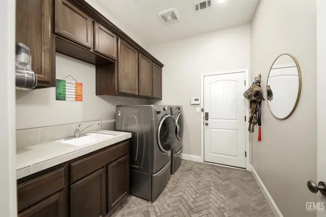 $699,000 | Undisclosed Address, Bakersfield, CA 93314