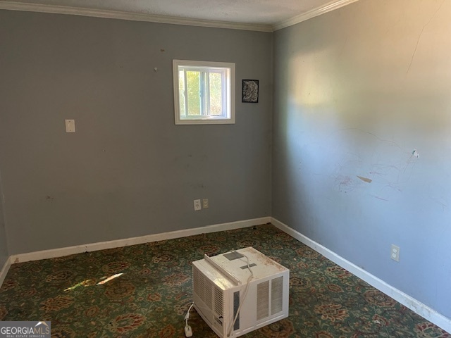 1427 Woodland Road Thomaston, GA 30286 - Photo 5 of 16 an empty room with a bench