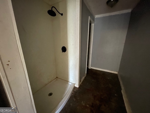 1427 Woodland Road Thomaston, GA 30286 - Photo 9 of 16 a bathroom with a sink