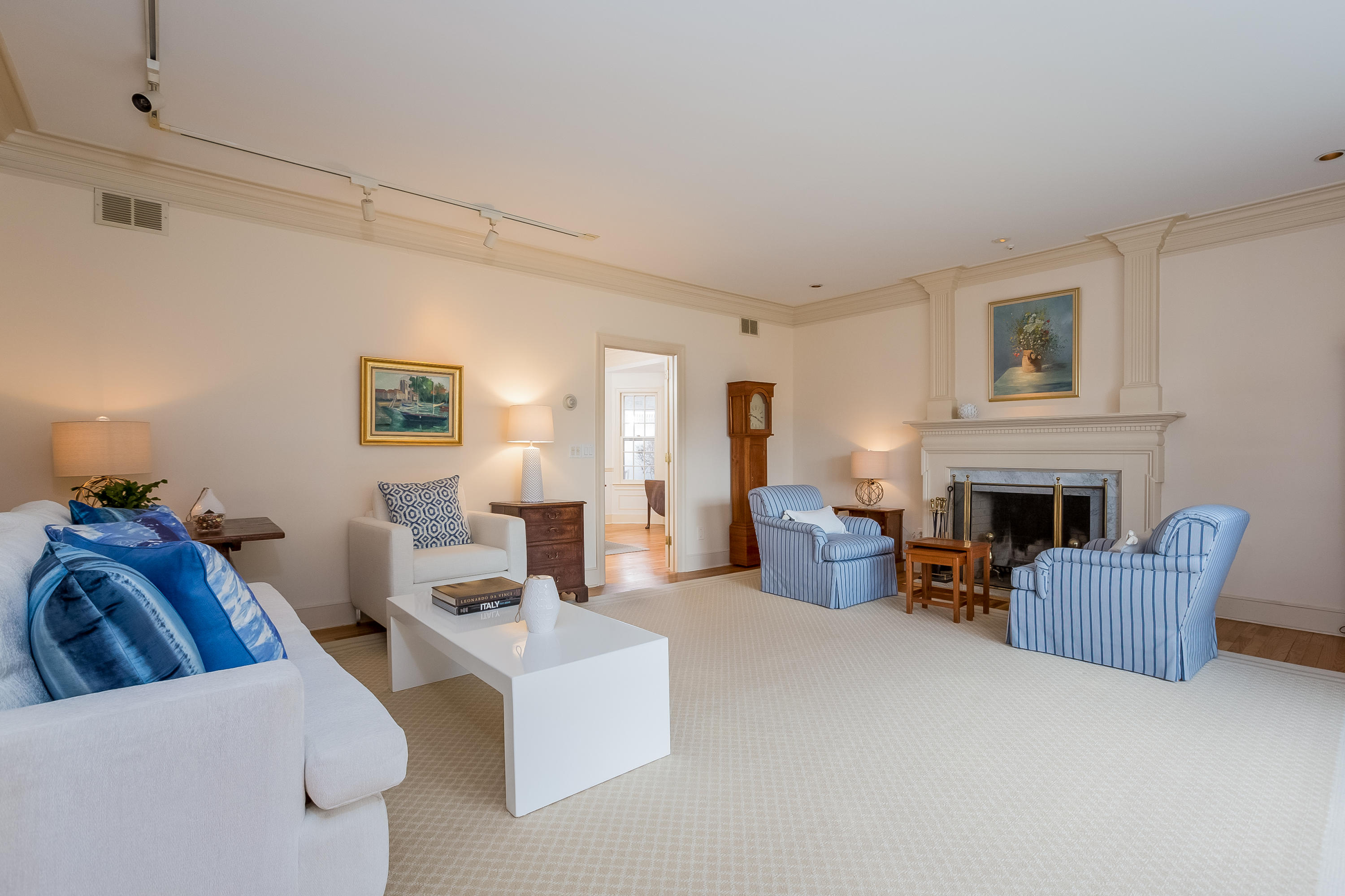 9 Colony Road Darien, CT 06820 - Photo 17 of 31 017-Family_Room-5277483-large