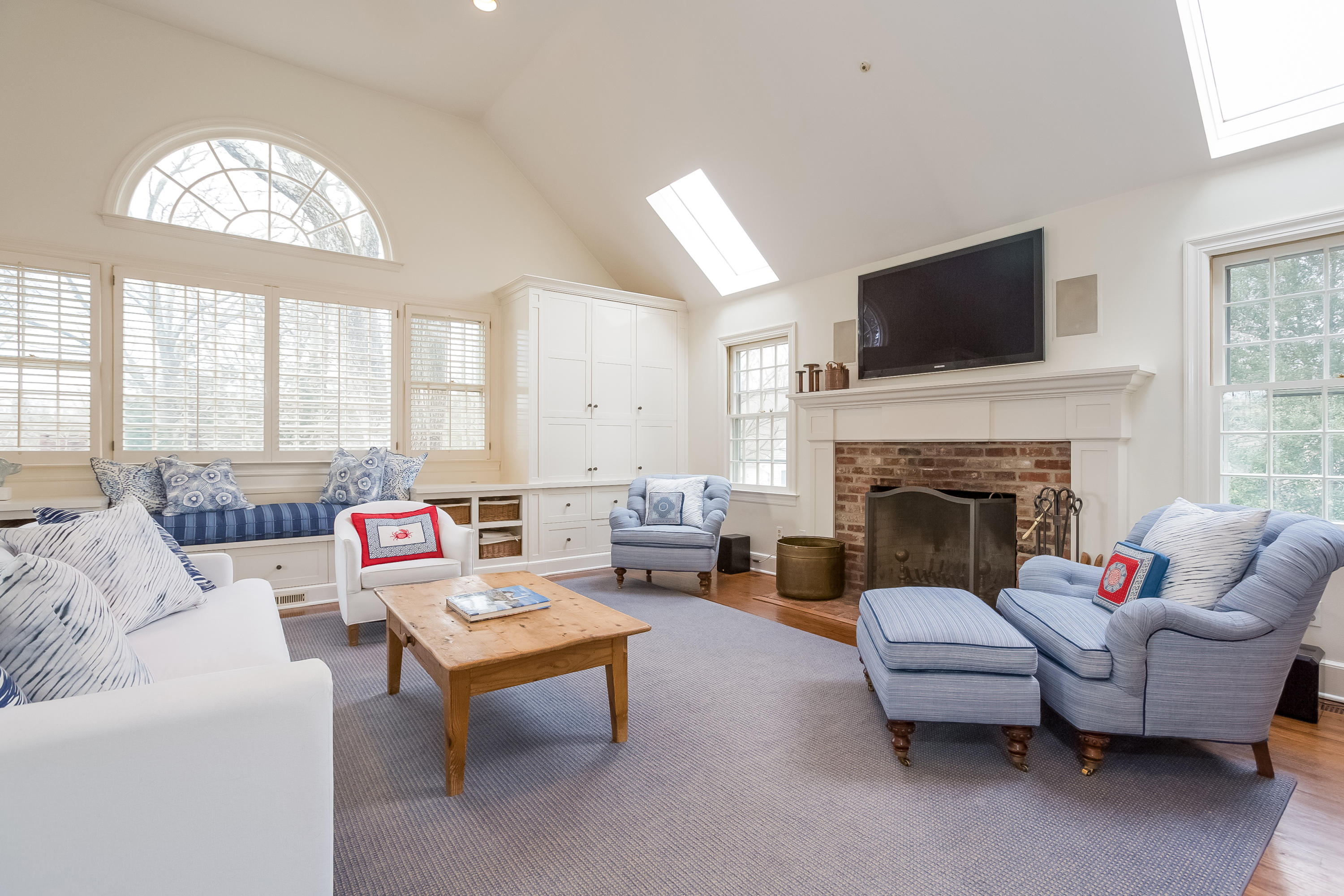 9 Colony Road Darien, CT 06820 - Photo 7 of 31 007-Living_Room-5277479-large