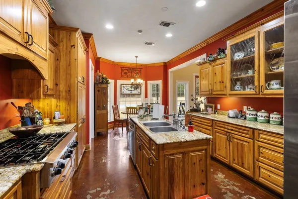 $450,000 | 1056 Turkey Ridge Road, Summit, MS 39666